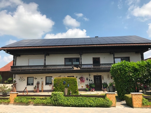 Hier findest du eine Auswahl der Solarkraftwerke unserer zufriedenen Kunden.