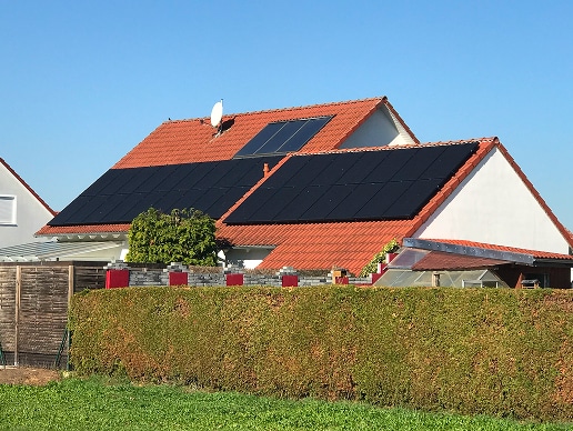 Hier findest du eine Auswahl der Solarkraftwerke unserer zufriedenen Kunden.